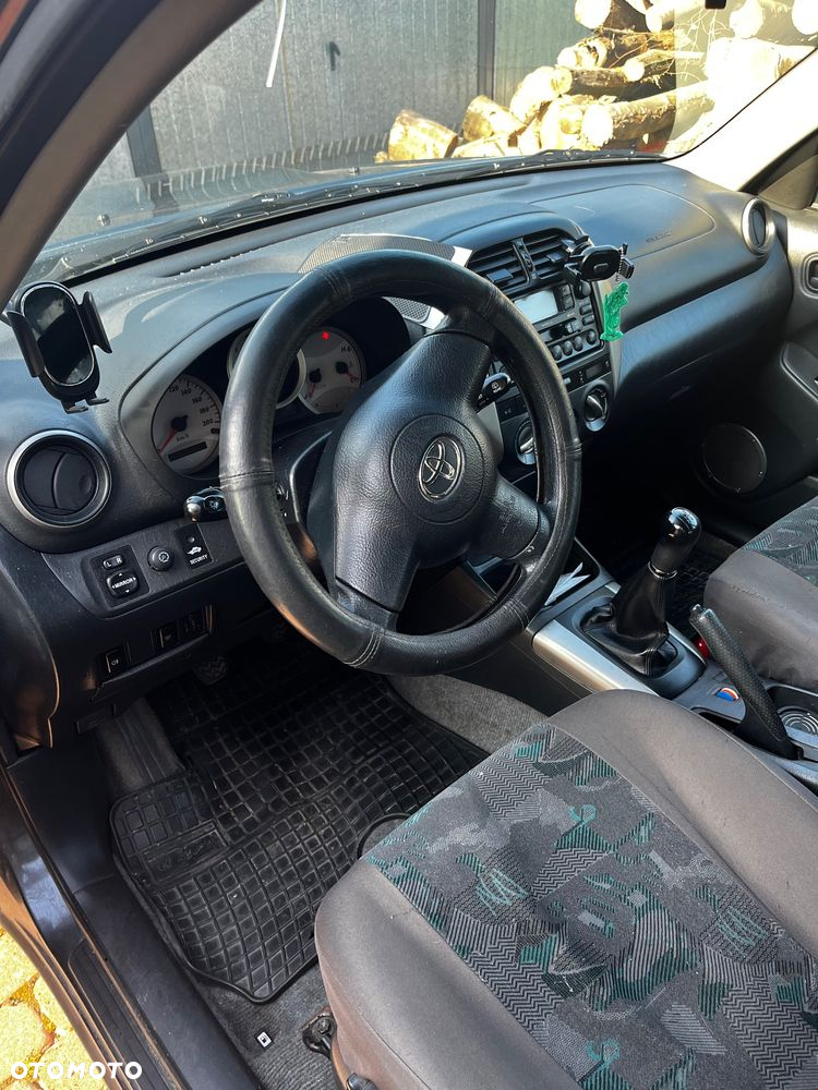 Toyota RAV4 2.0 D-4D 4x4 - 5