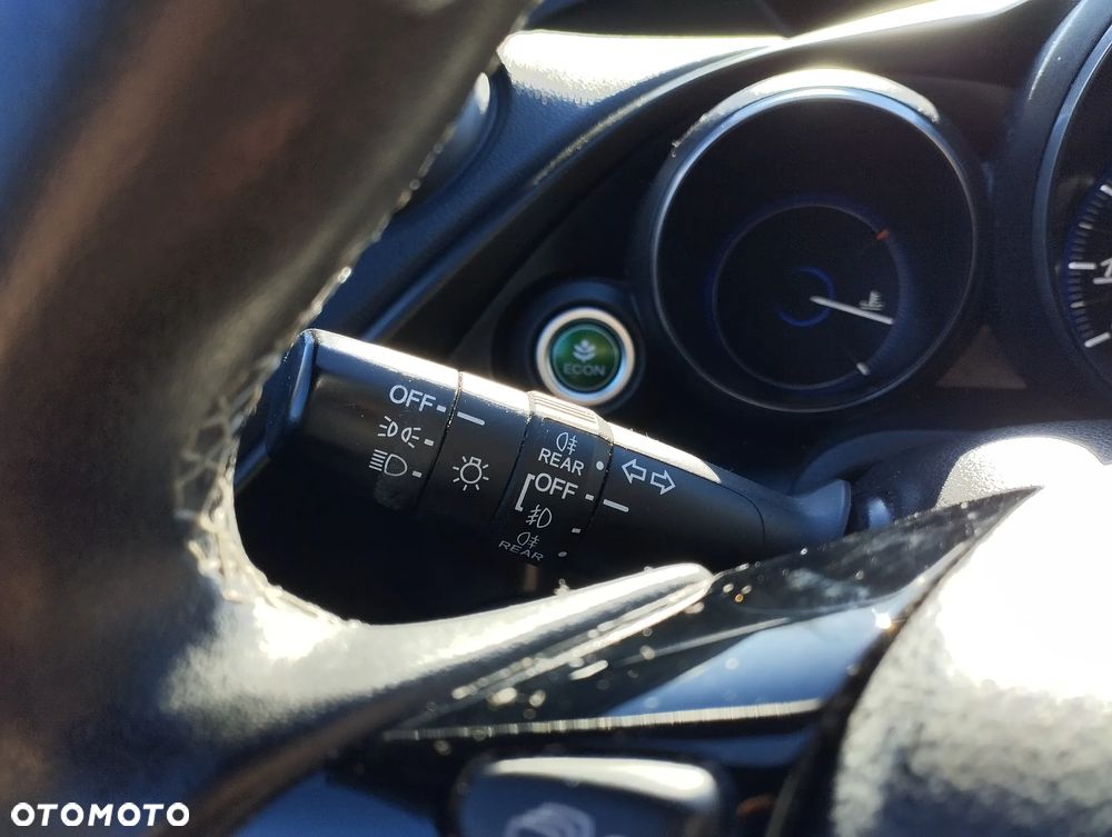 Honda Civic 1.8 Sport (Honda Connect+) - 12