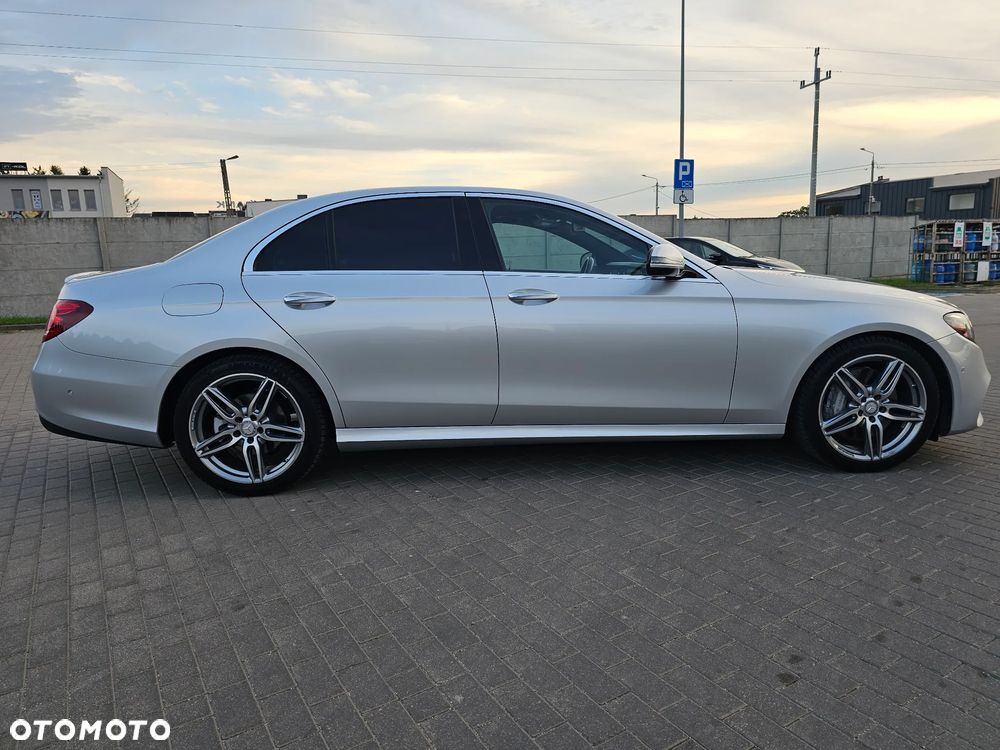Mercedes-Benz Klasa E 300 9G-TRONIC AMG Line - 13