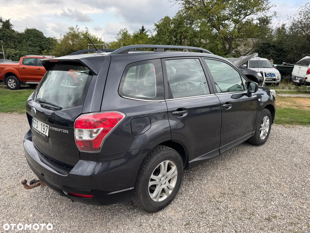 Subaru Forester 2.0 i Active Lineartronic - 3