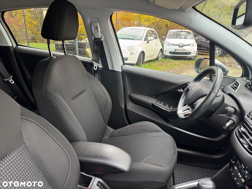 Peugeot 208 - 21