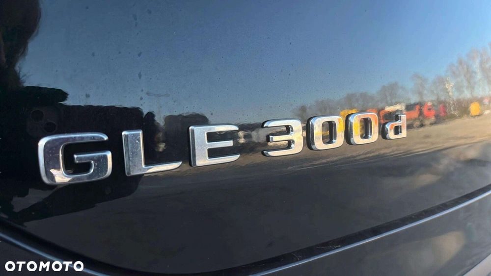 Mercedes-Benz GLE - 28