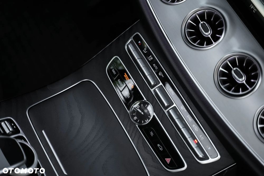 Mercedes-Benz Klasa E 220 d 4-Matic AMG - 22
