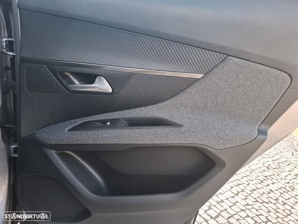 Peugeot 3008 PureTech 130 Stop & Start GPF EAT8 Active Business-Pack - 39