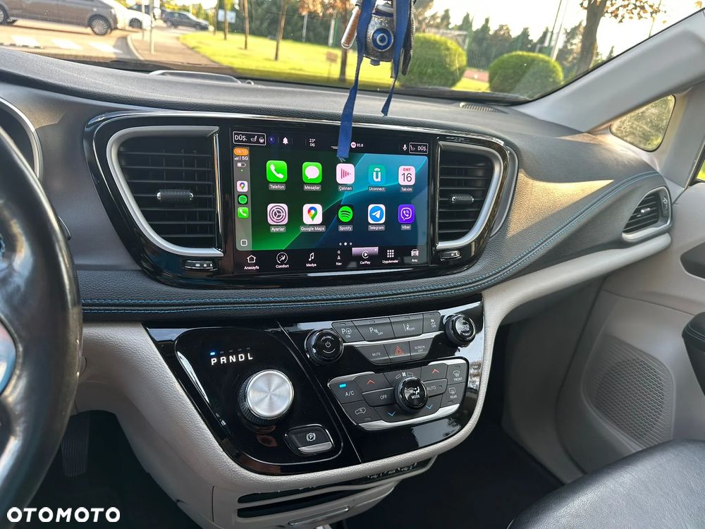 Chrysler Pacifica - 10