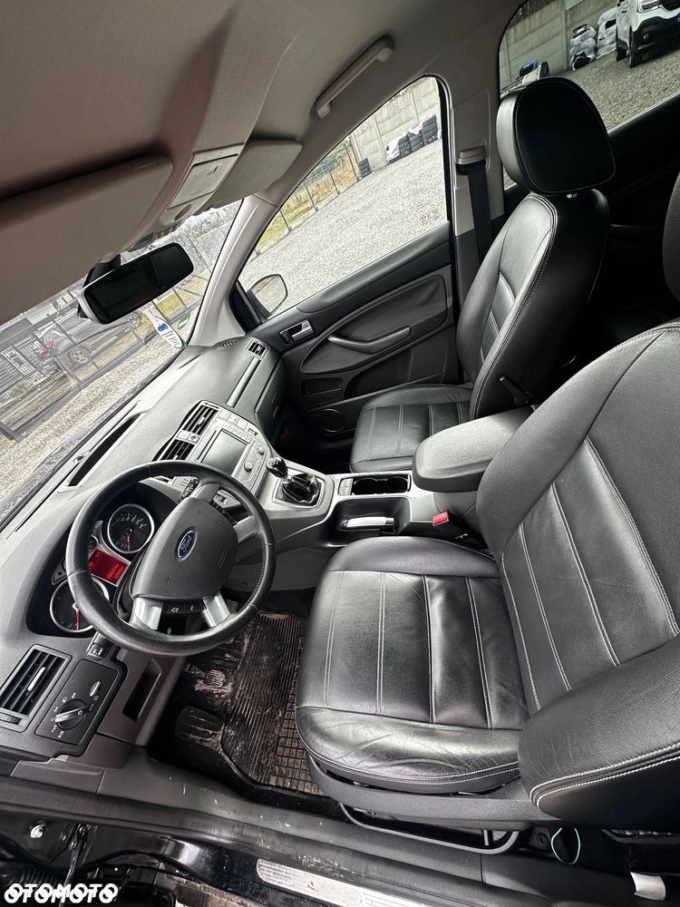 Ford Kuga 2.0 TDCi 2x4 Titanium - 9