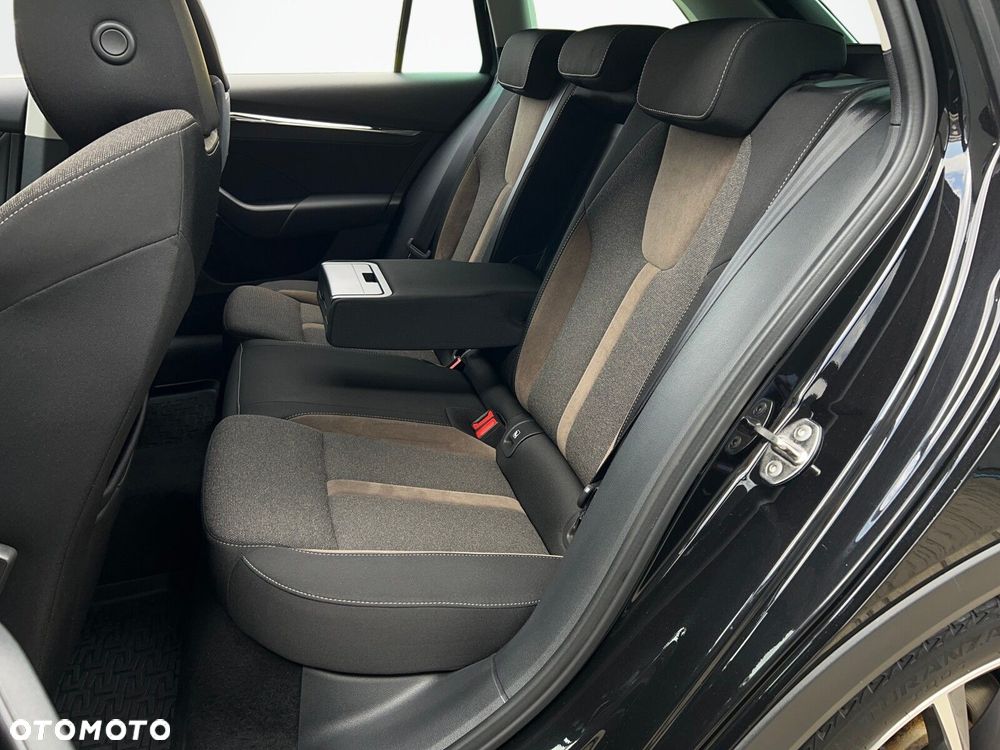 Skoda Octavia 2.0 TDI 4x4 Scout DSG - 10