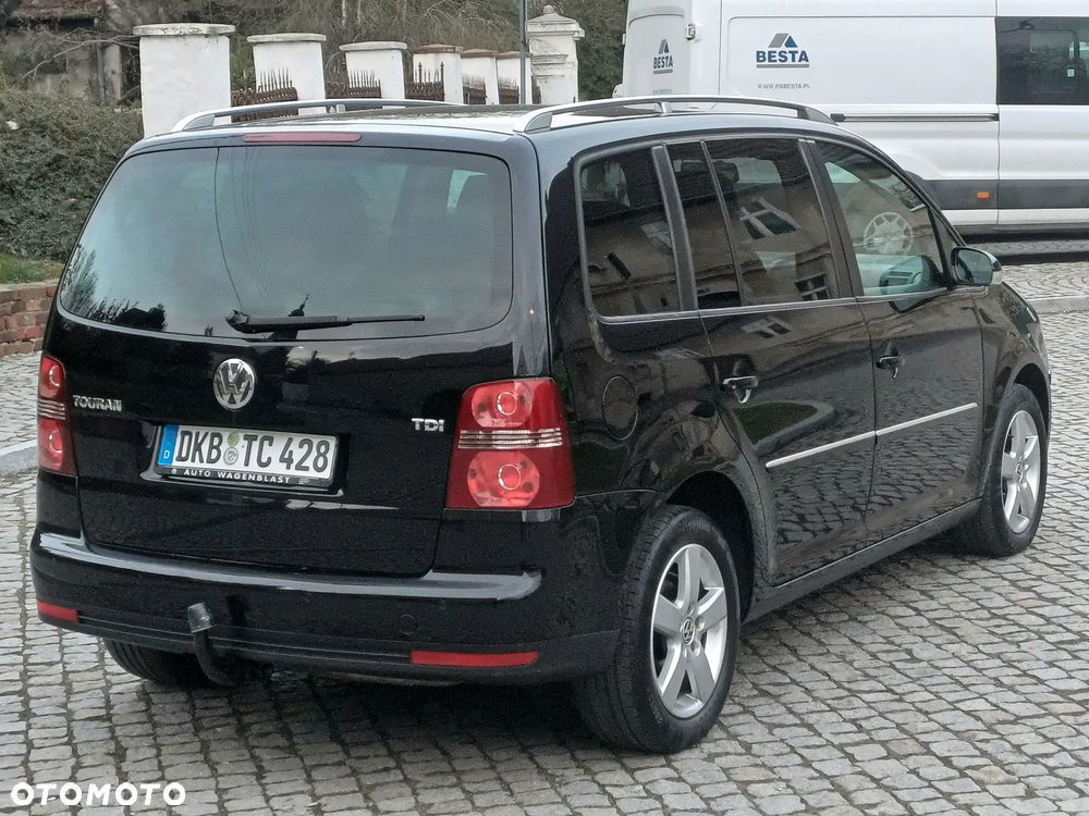 Volkswagen Touran - 3
