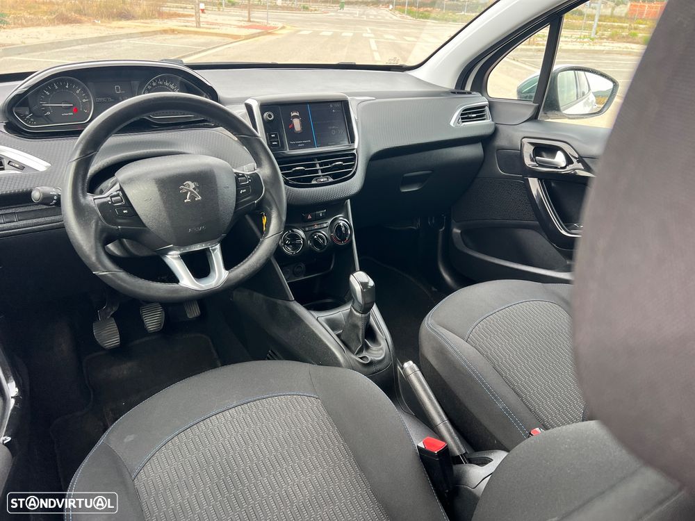 Peugeot 208 1.2 PureTech Style - 31