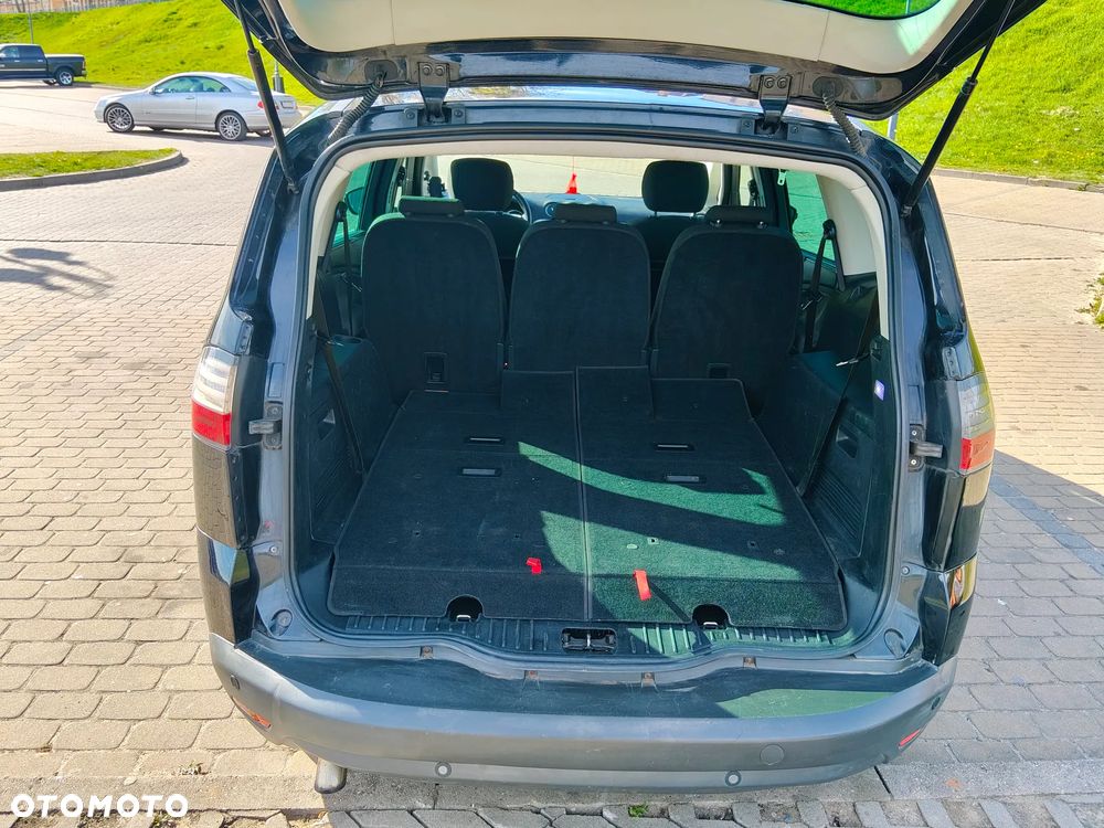 Ford S-Max - 8