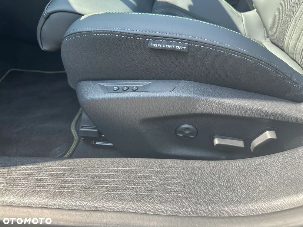Peugeot 308 1.2 mHEV GT Exclusive S&S e-DCS6 - 23