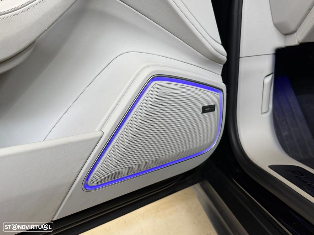 Porsche Panamera 4 E-Hybrid Platinum Edition - 32