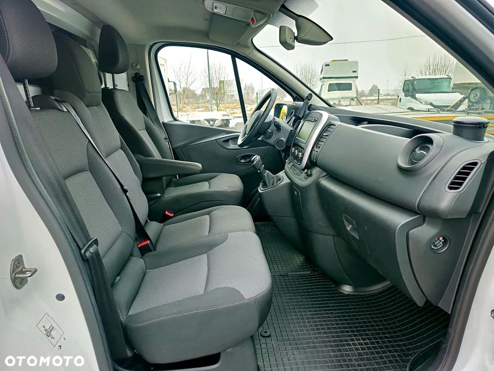 Renault Trafic - 16