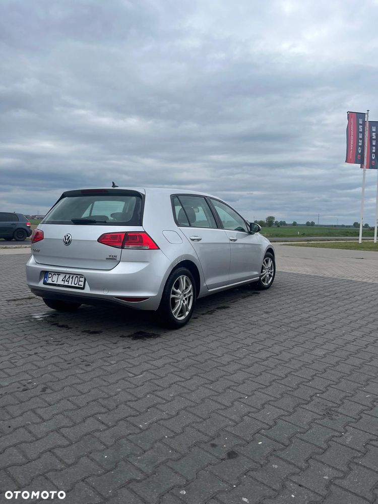 Volkswagen Golf - 5