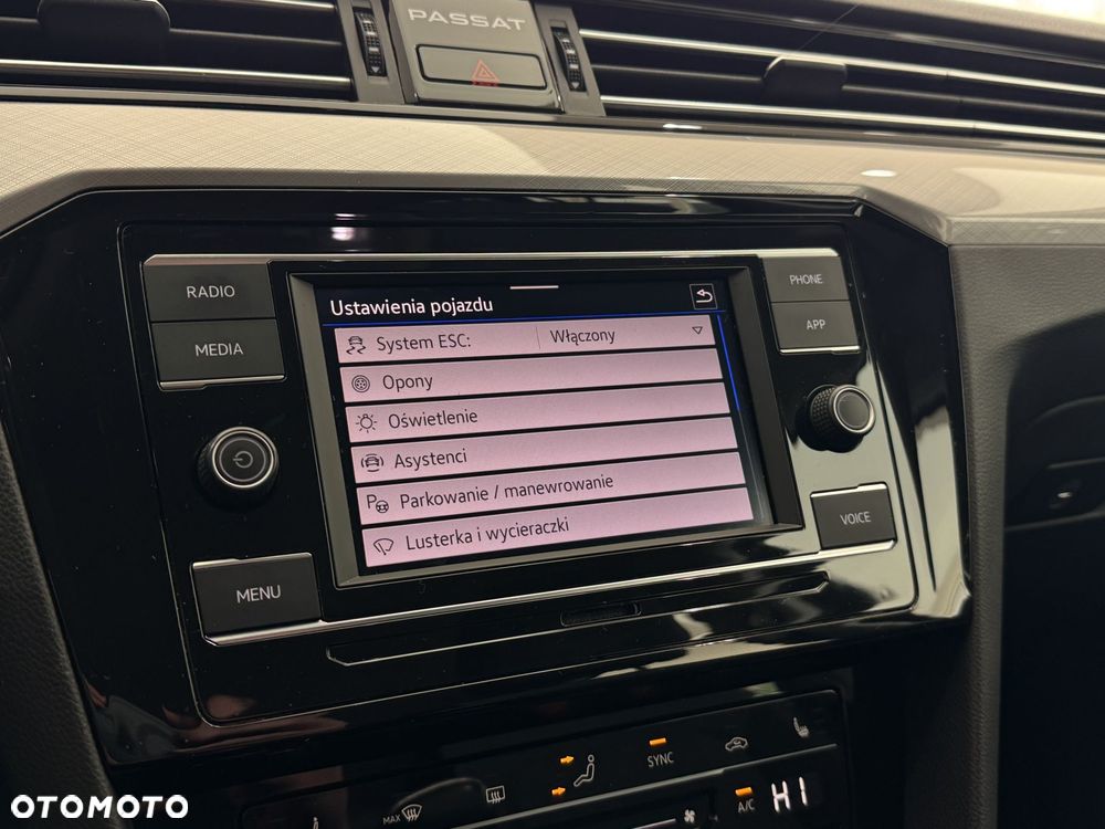 Volkswagen Passat - 30