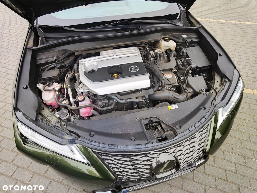 Lexus UX - 12