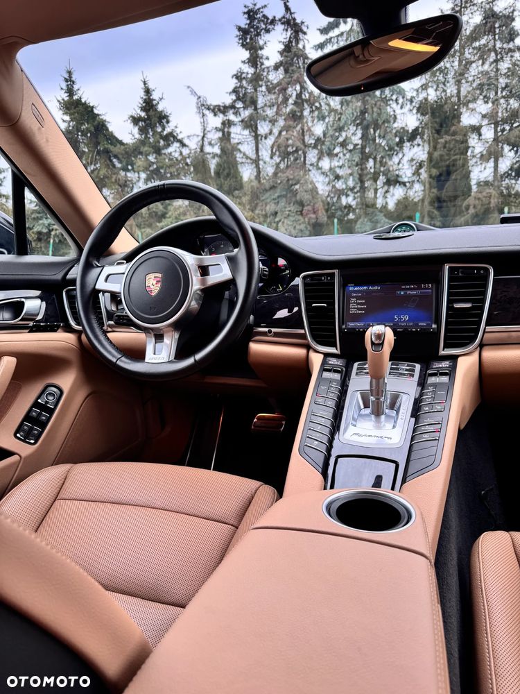 Porsche Panamera - 23