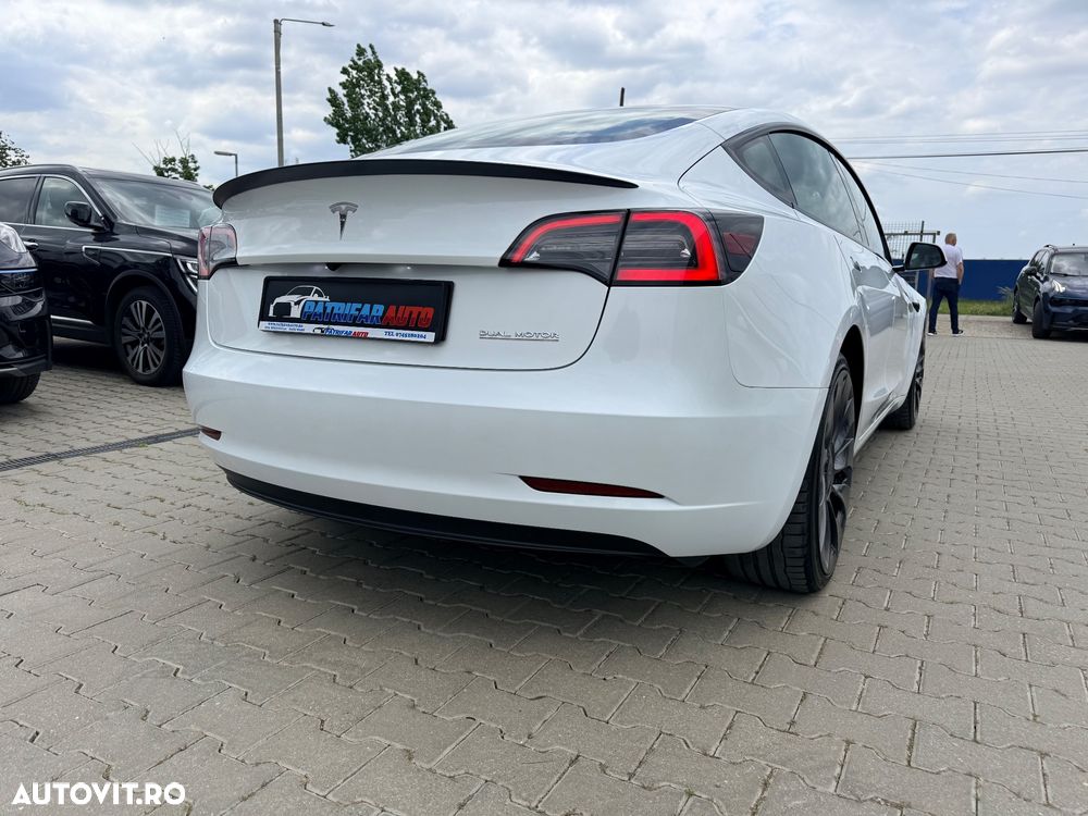 Tesla Model 3 - 7