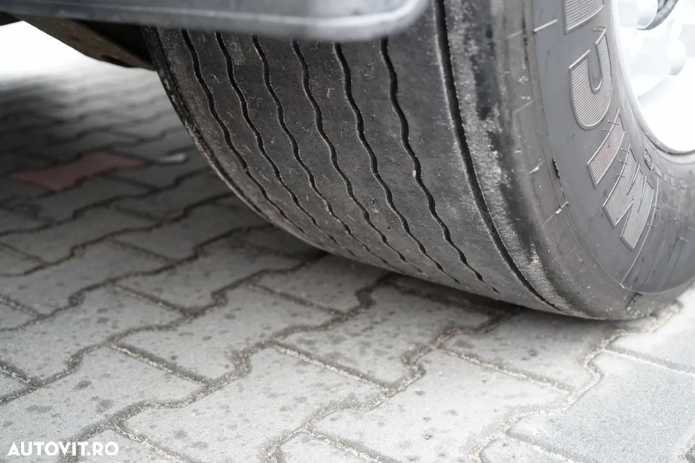 Wielton CORTINĂ WIELTON / MEGA / ACOPERIȘ CULISANT / SISTEM BDE - STALPINI CULISANTI / SAF / ACOPERIȘ ARMAT - 24