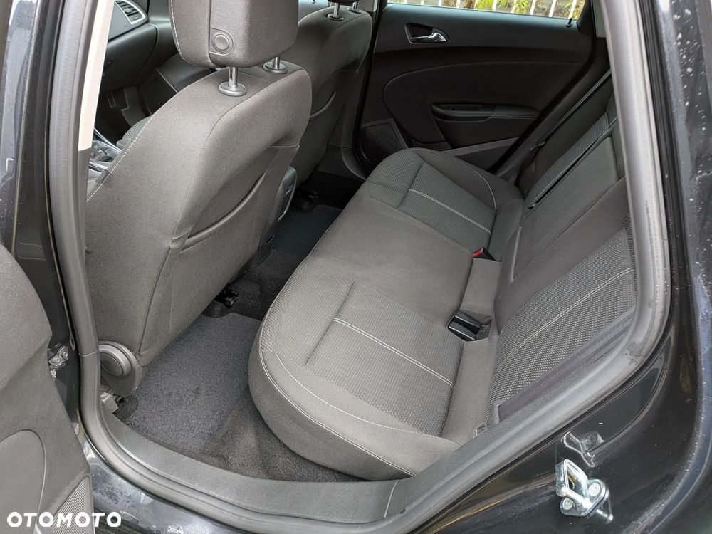 Opel Astra 1.4 Turbo Selection - 28