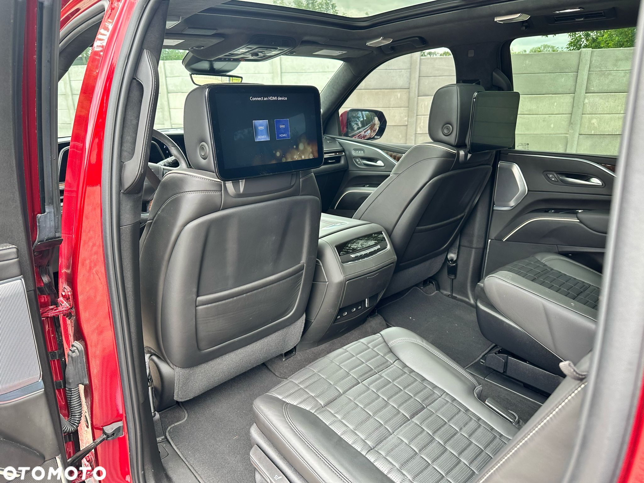 Cadillac Escalade - 17