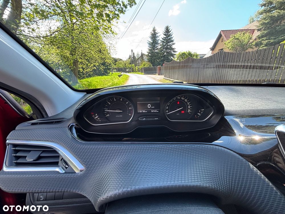 Peugeot 208 1.2 PureTech Allure - 10
