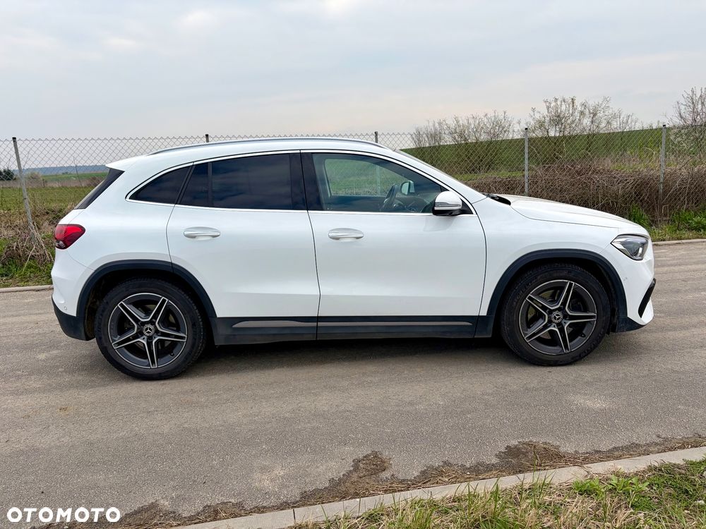 Mercedes-Benz GLA 250 4-Matic AMG Line - 14