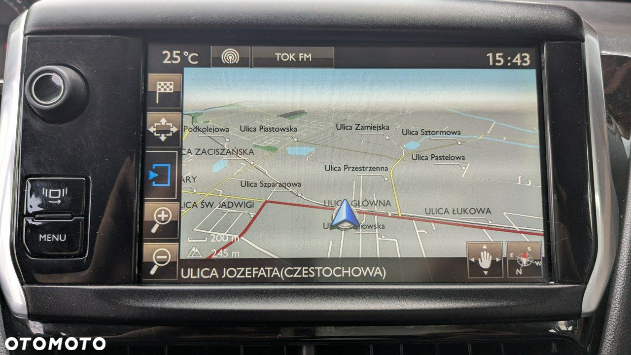 Peugeot 208 - 28
