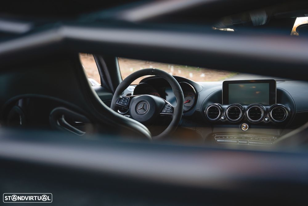 Mercedes-Benz AMG GT R - 27