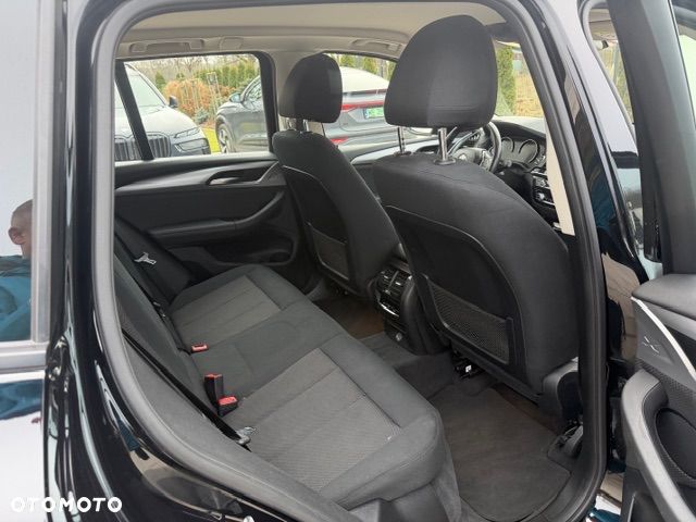 BMW X3 xDrive20d Advantage - 7