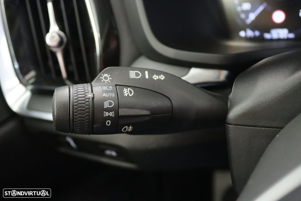 Volvo V60 2.0 D3 Momentum - 13
