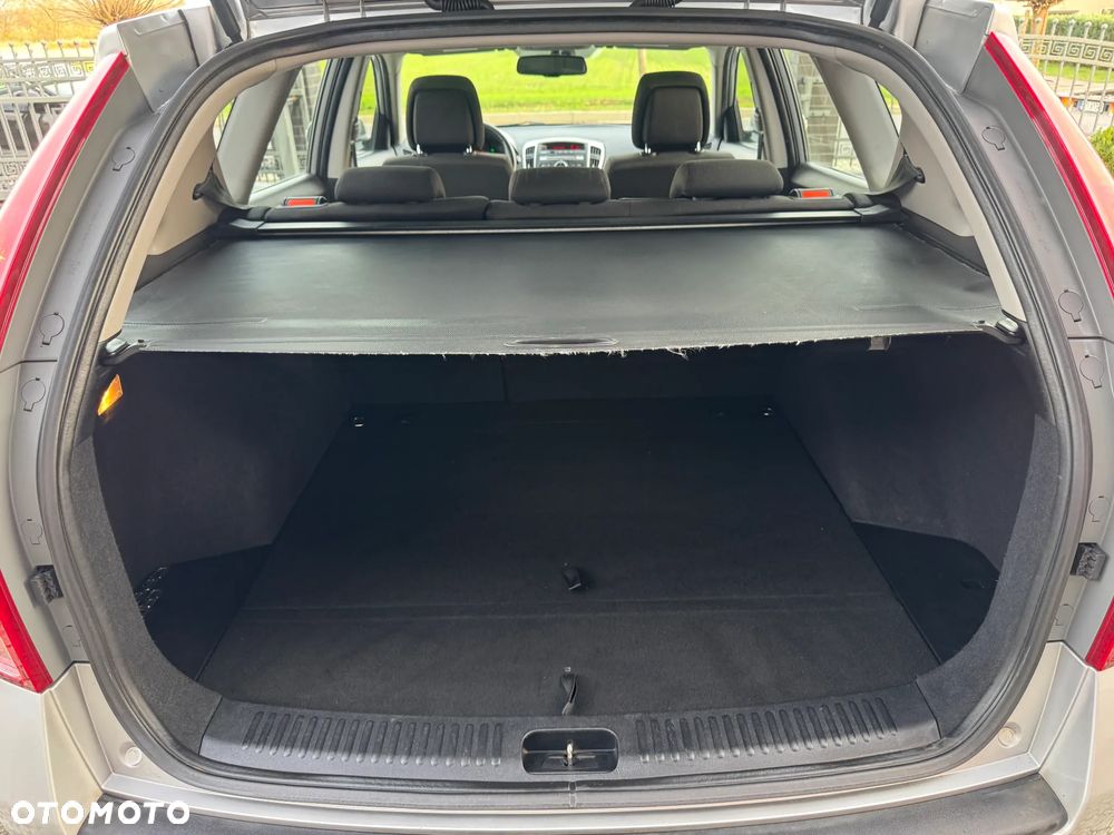 Kia Ceed 1.6 CVVT SW Dream-Team Edition - 34