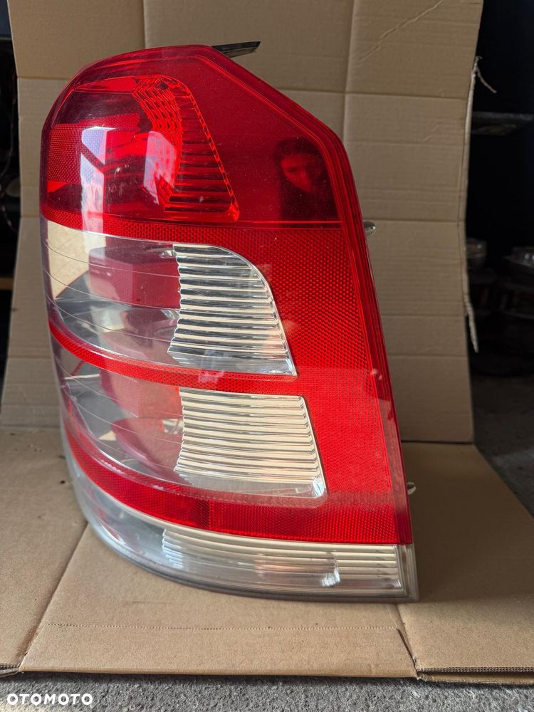 Lampa prawa tylna prawy tył Opel Zafira B LIFT Europa - 2