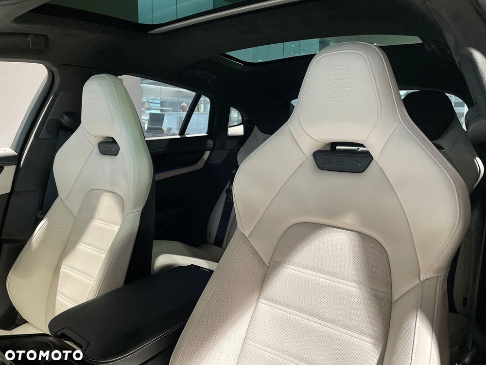 Porsche Panamera - 18