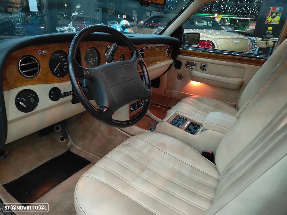 Rolls Royce Silver Spur - 33