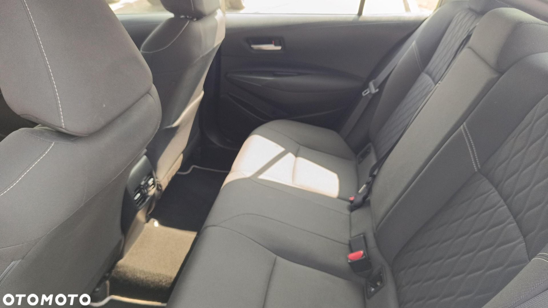 Toyota Corolla - 13