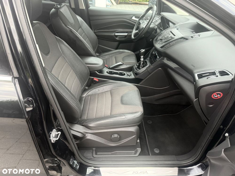 Ford Kuga 1.5 EcoBoost 2x4 Titanium - 10