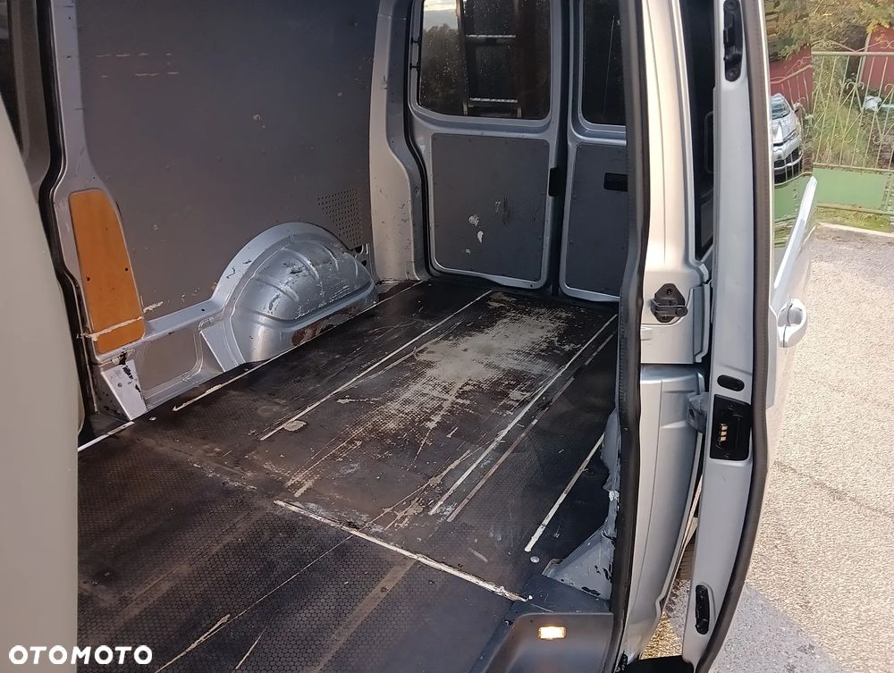 Volkswagen Transporter - 14