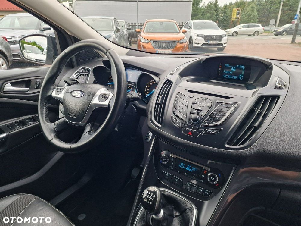 Ford Kuga 1.6 EcoBoost 2x4 Titanium - 28