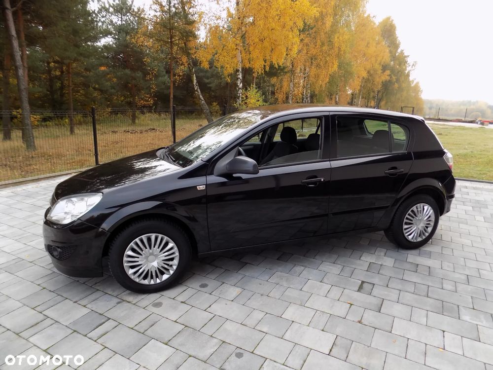 Opel Astra 2009 photo 4