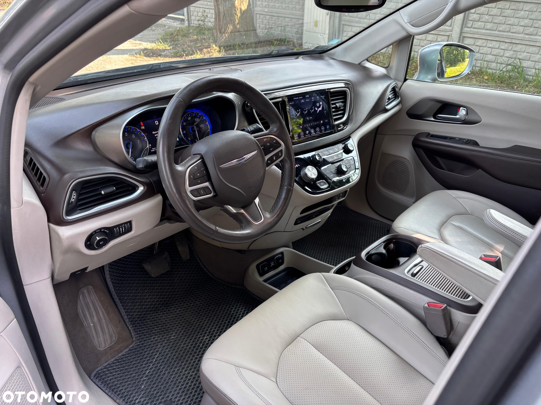 Chrysler Pacifica - 29