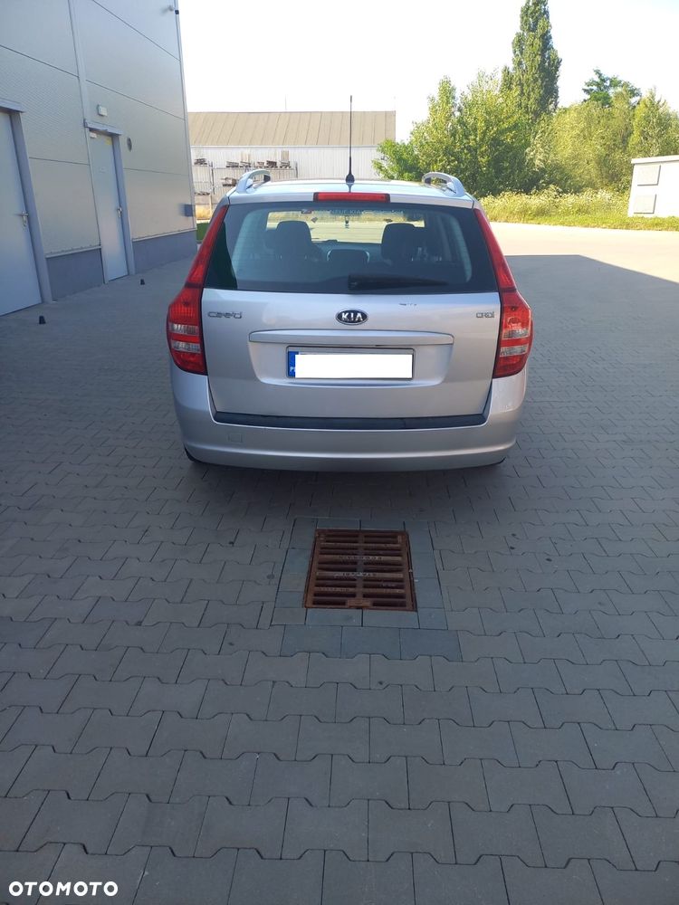Kia Ceed - 13