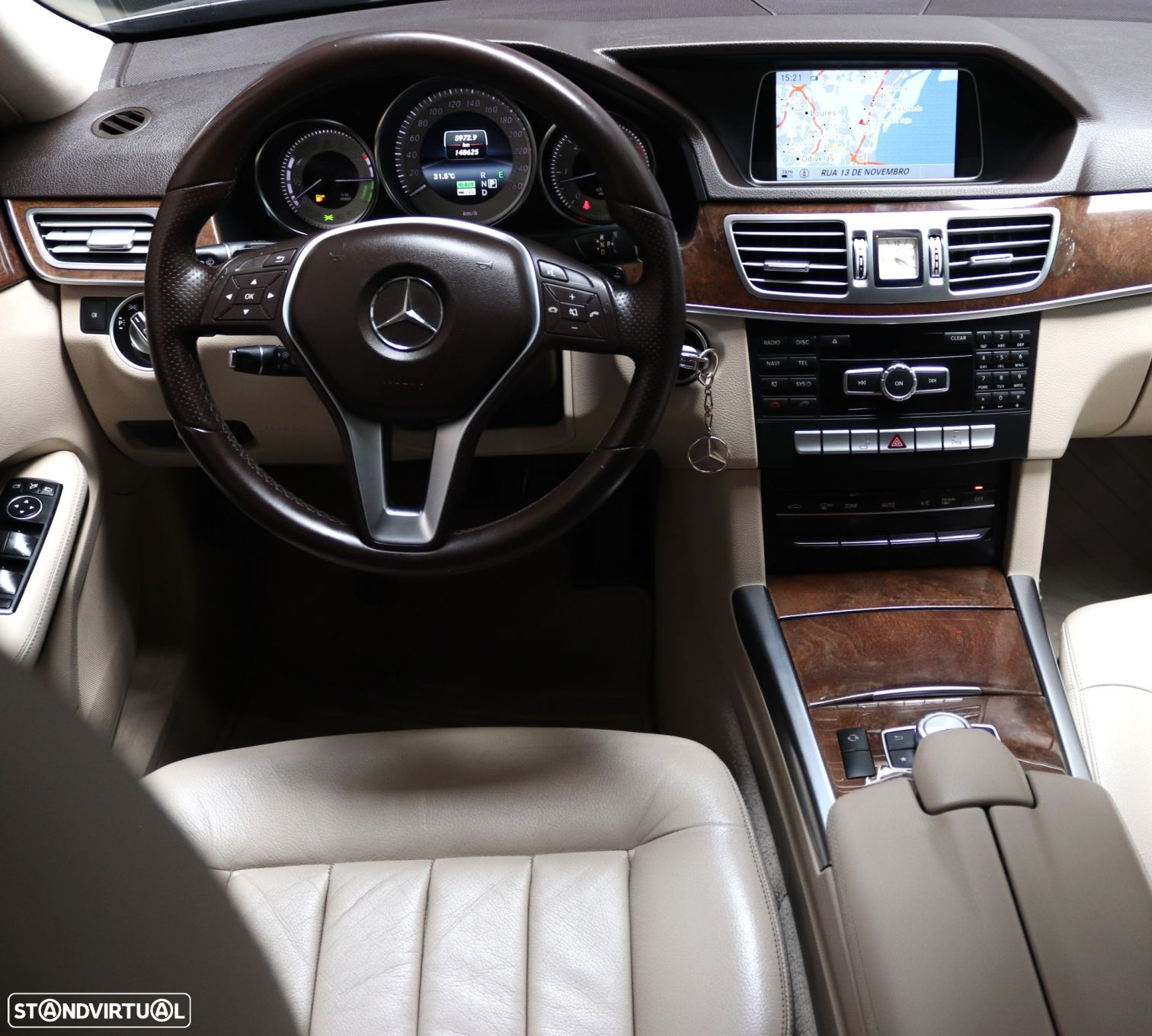 Mercedes-Benz E 300 Bluetec Hybrid Avantgarde - 31