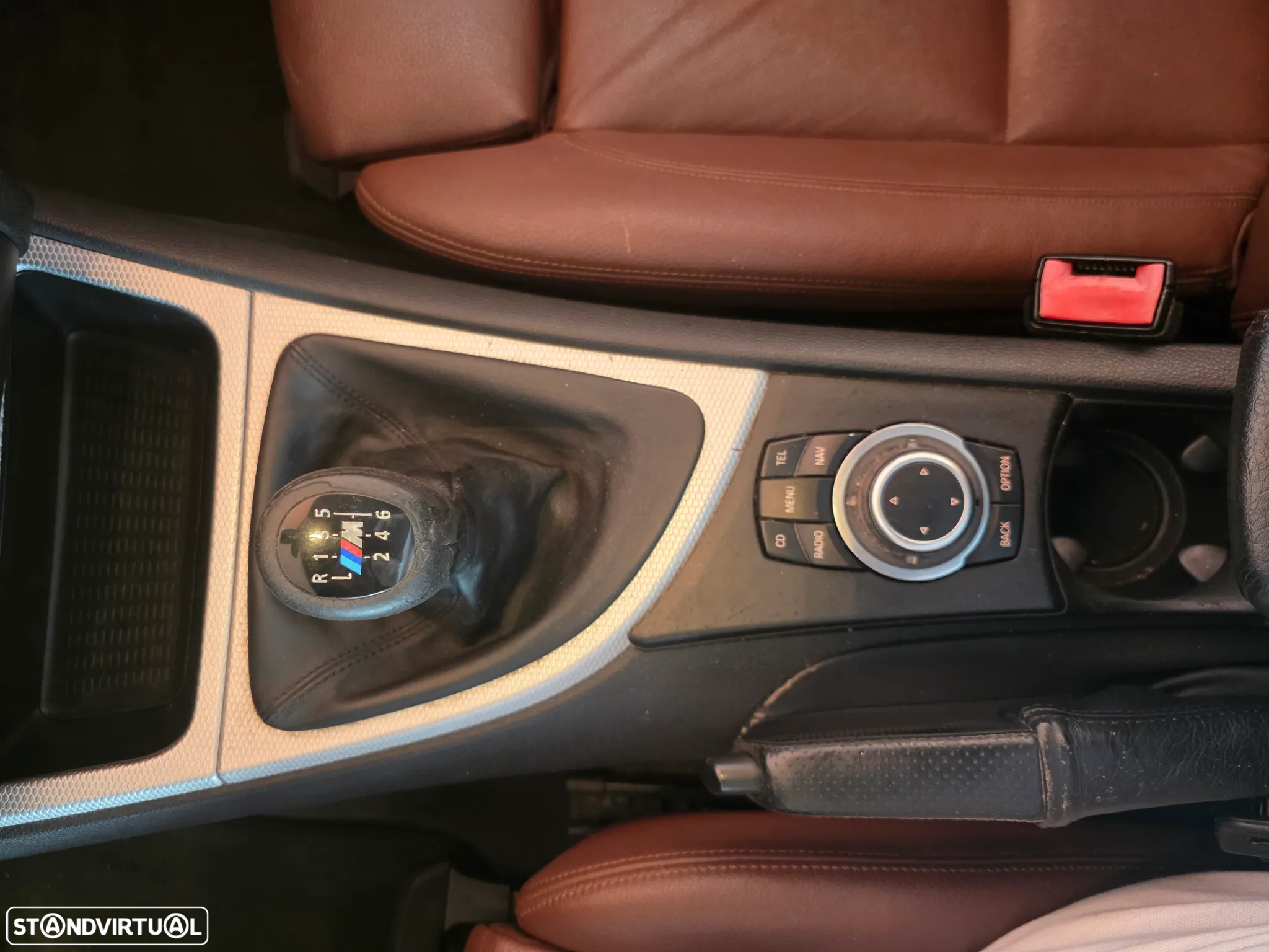 BMW 118 d Pack M - 19