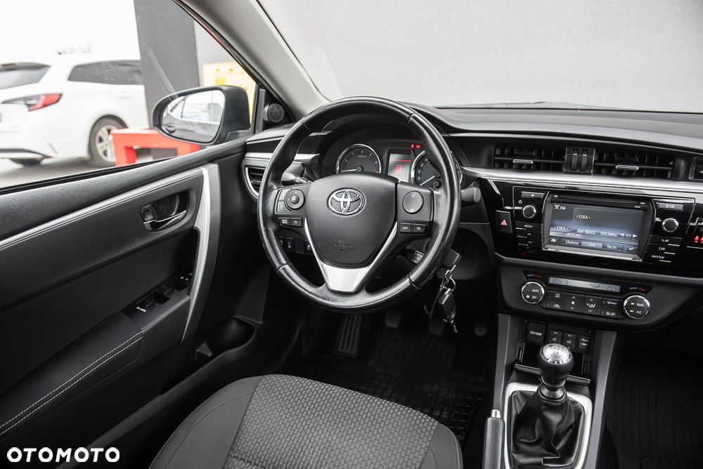 Toyota Corolla 1.6 Prestige EU6 - 13