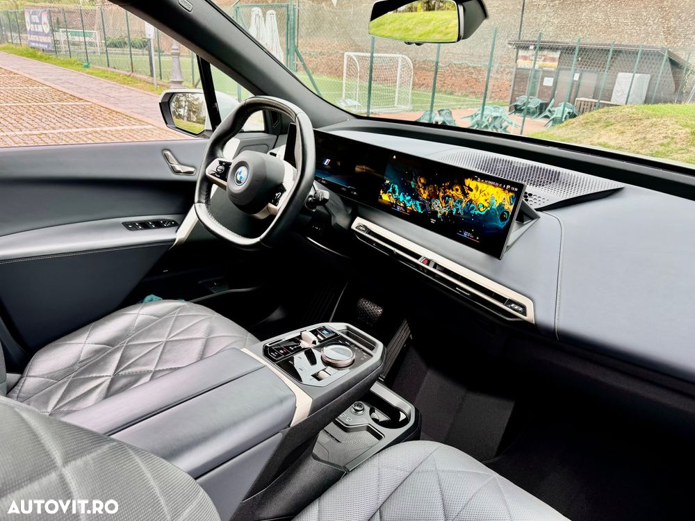 BMW iX xDrive40 - 16