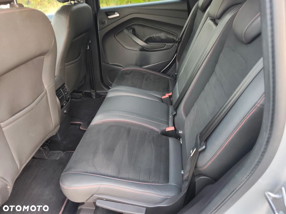 Ford Kuga 2.0 TDCi 2x4 ST-Line - 13