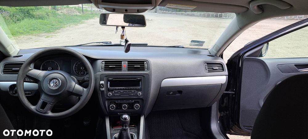 Volkswagen Jetta 1.6 TDI Comfortline - 23