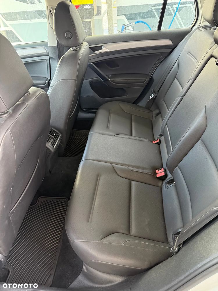 Volkswagen Golf - 9