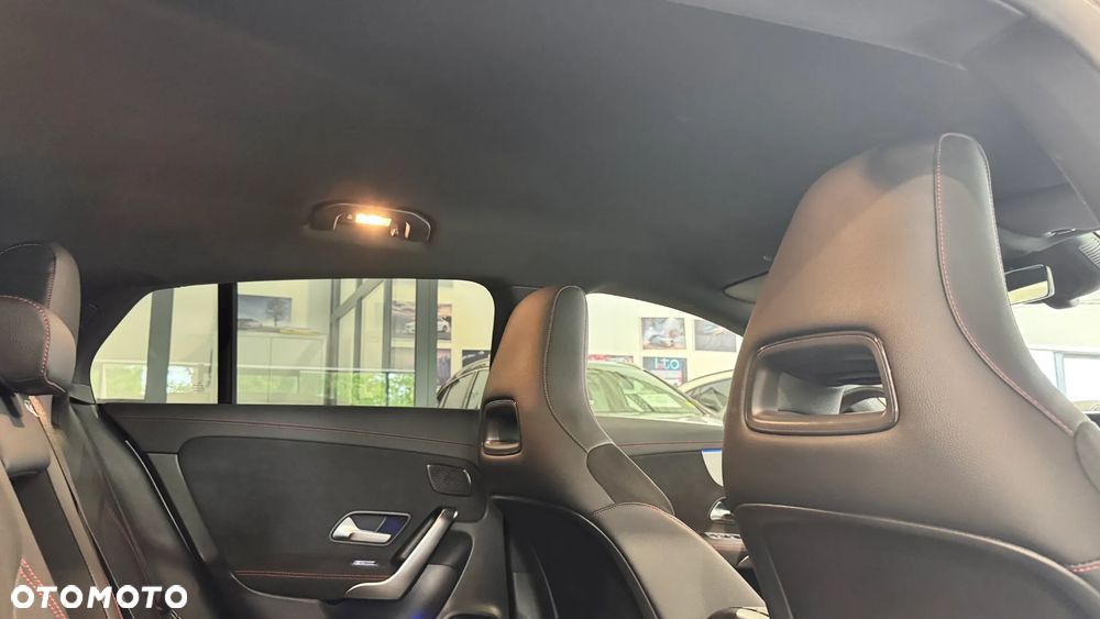 Mercedes-Benz CLA 200 mHEV AMG Line 7G-DCT - 33